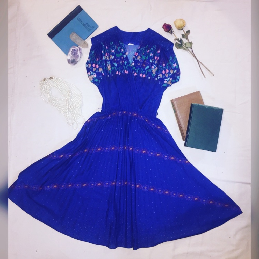 Vintage day dress 😍